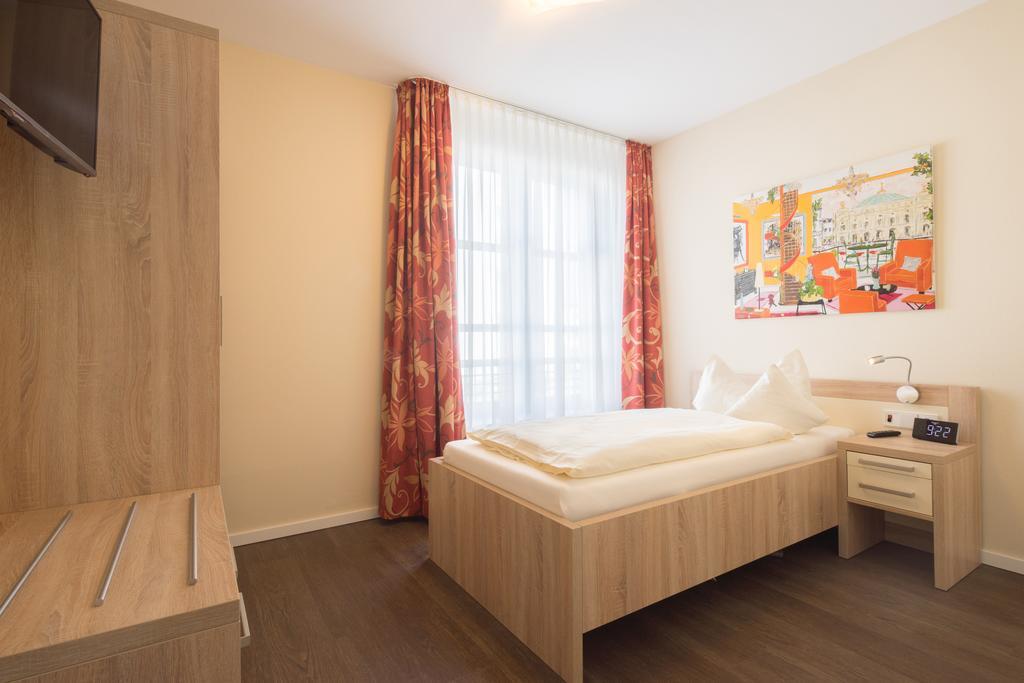 Gda Hotel Am Schlosspark 바트 홈부르크 포어 데어 회에 객실 사진